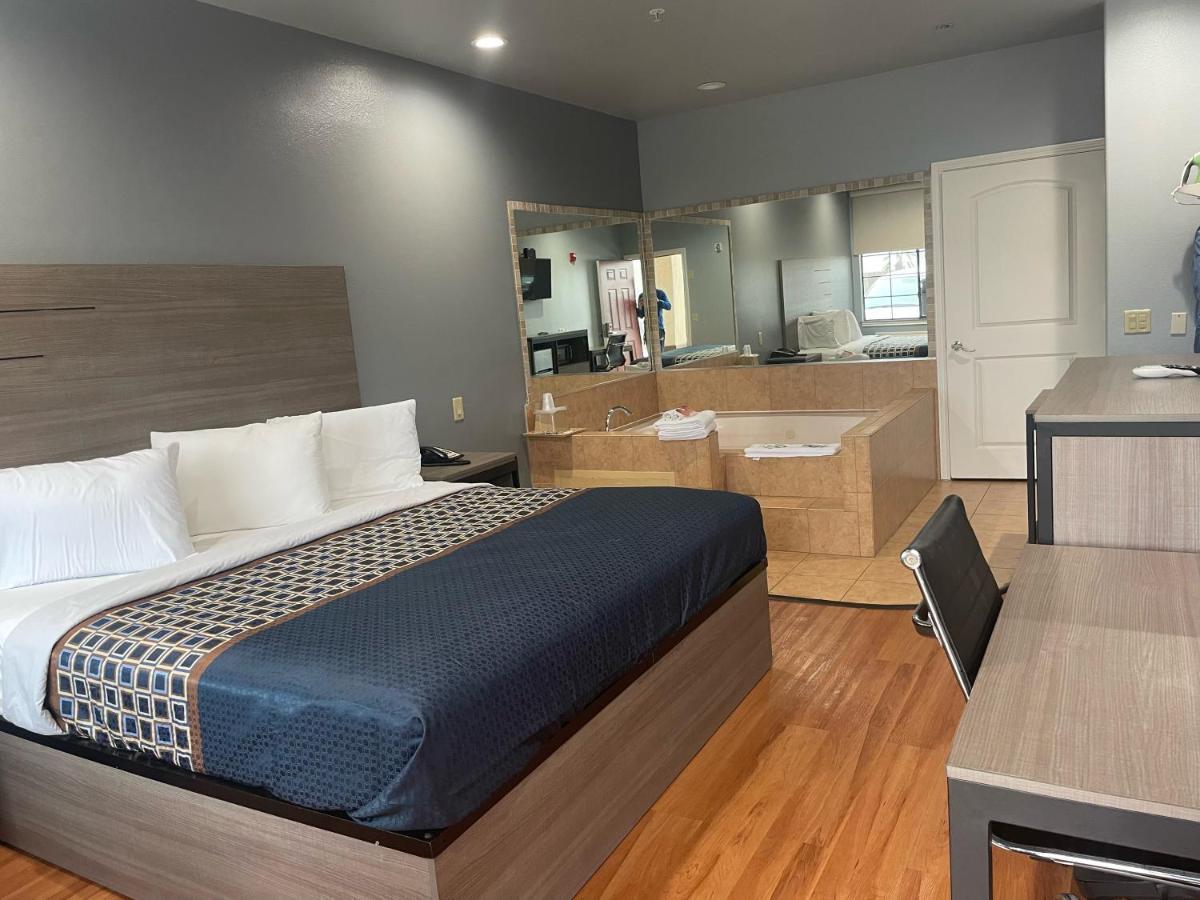Motel Palace - I-10 2*