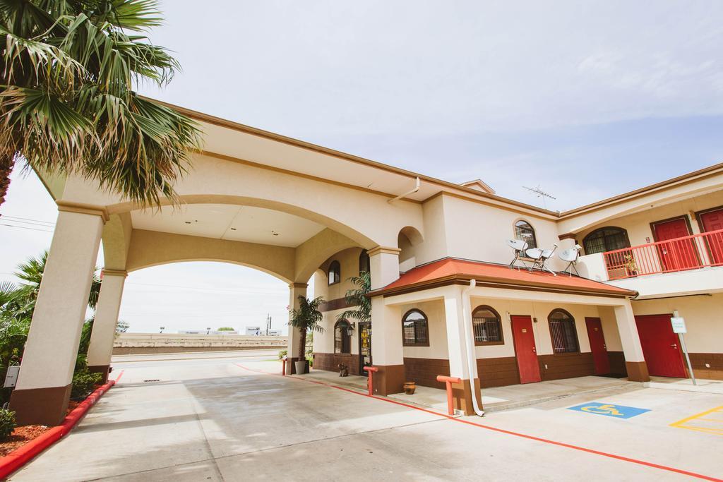 Palace - I-10 Baytown