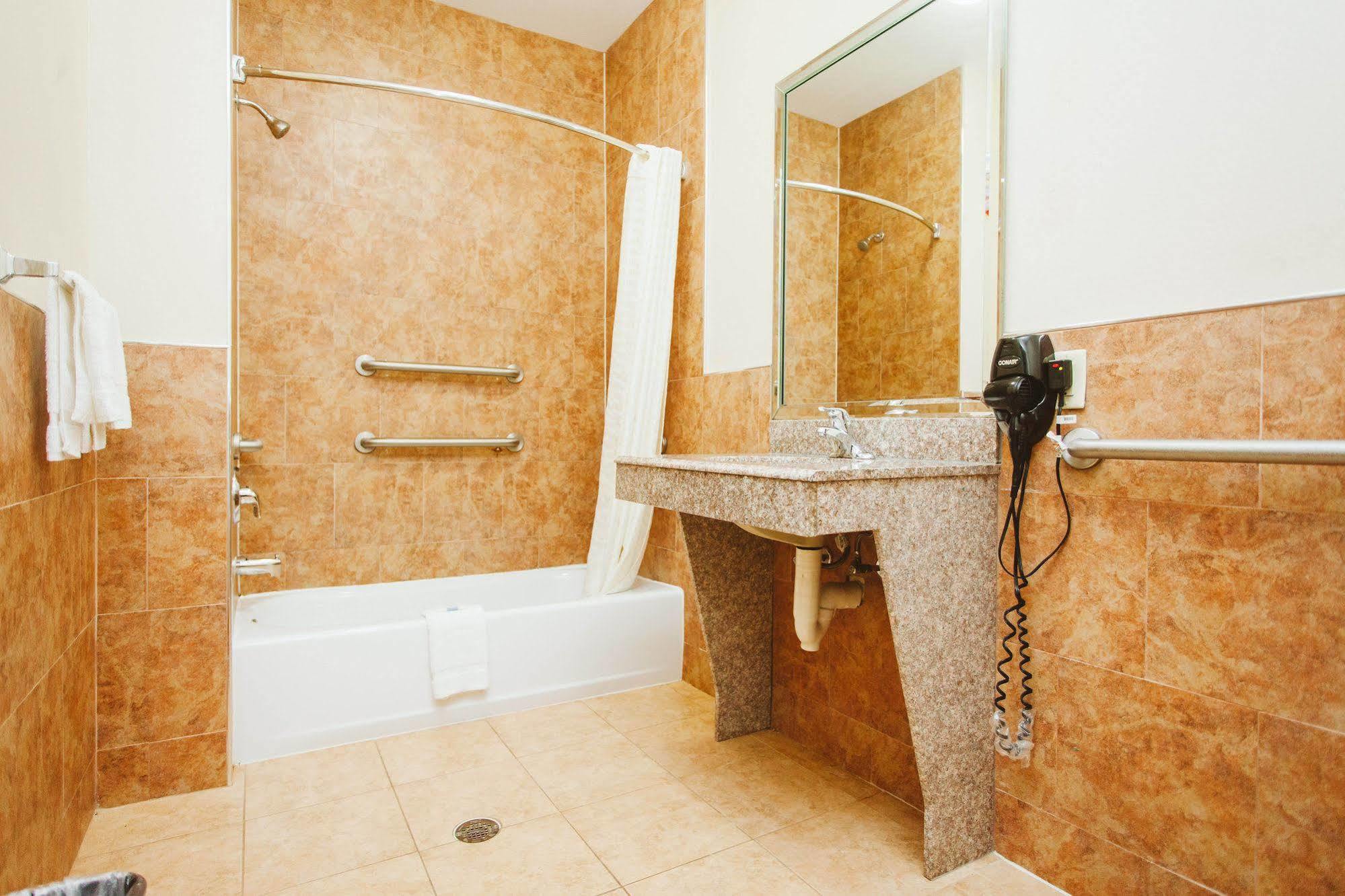 Palace - I-10 Motel Baytown