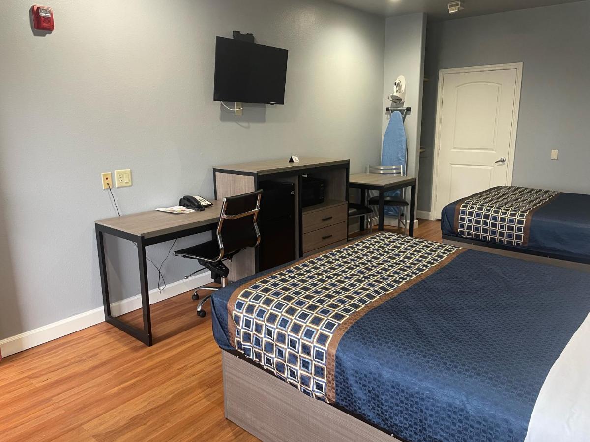Palace - I-10 Motel 2*